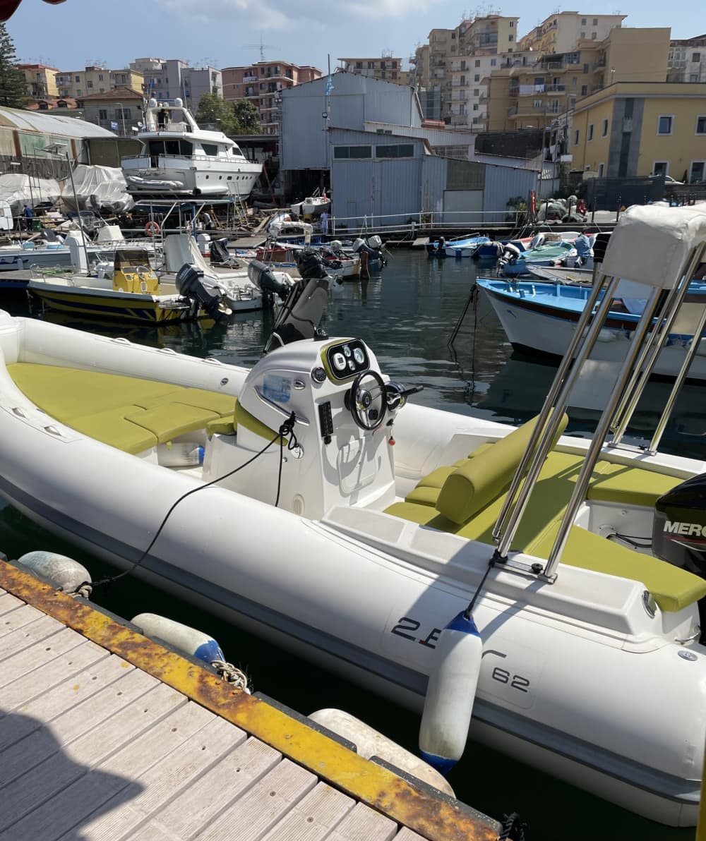 Capri en bateau – excursion d'une demi-journée sur l'île 3