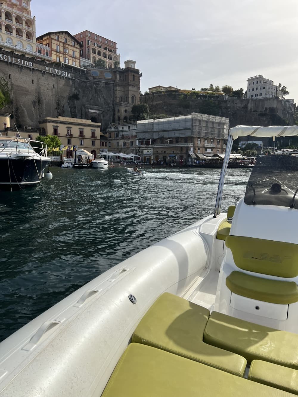Capri en bateau – excursion d'une demi-journée sur l'île 6