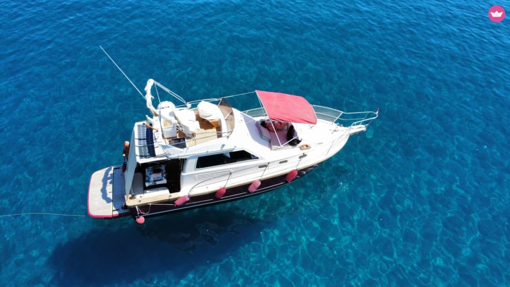 Escapade d'une demi-journée : criques secrètes et excursion dans le golfe des Poètes à bord du Portofino Fly de 10 mètres.