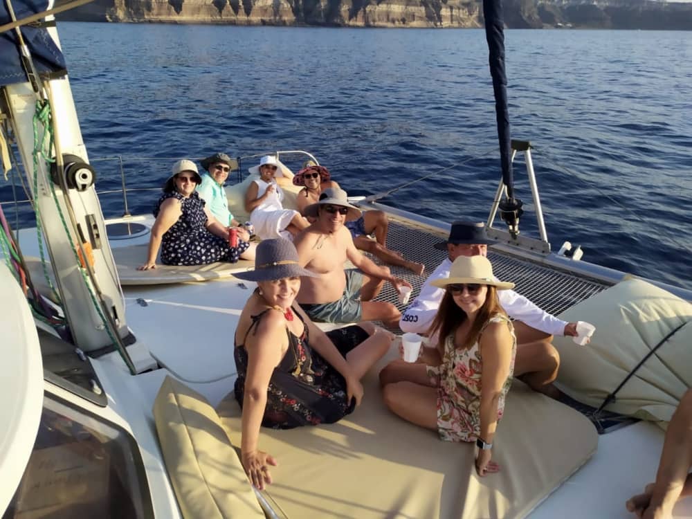 Fountaine Pajot: Horizons romantiques: Croisière au coucher du soleil à Santorin 5