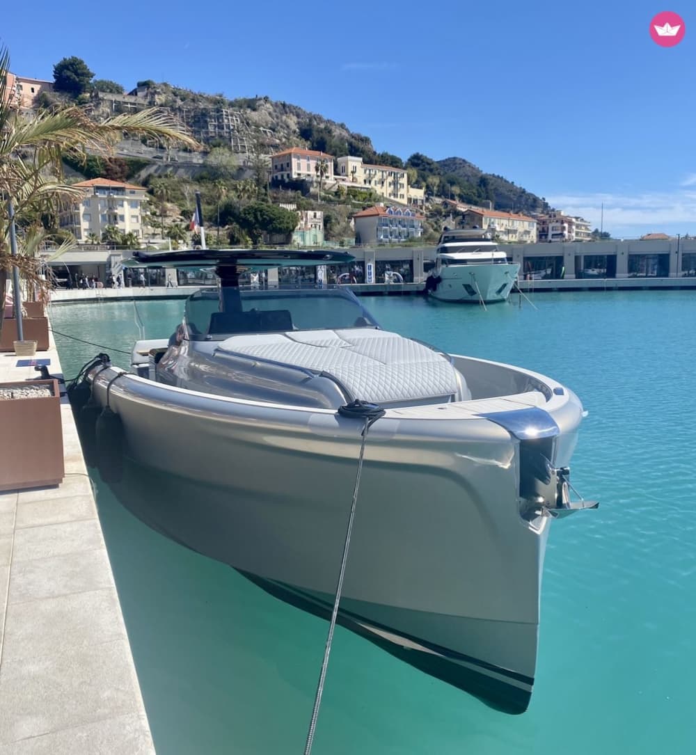 Riviera Privée à Antibes: Une Journée d'Exception en Méditerranée 5