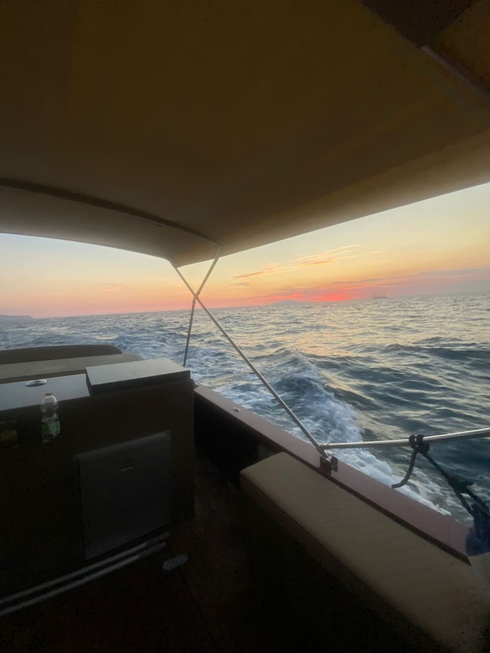 Découvrez Sorrente en bateau à moteur pendant 9 heures 6