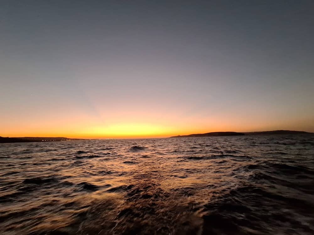 Aventure au coucher du soleil: Explorez le Grand Port de nuit 2