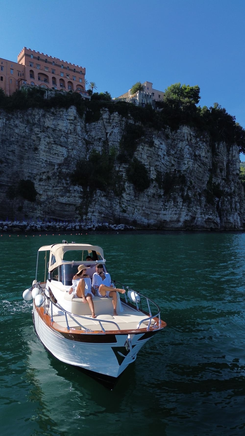 Excursion d'une journée sur la côte amalfitaine au départ de Sorrente en bateau privé 3