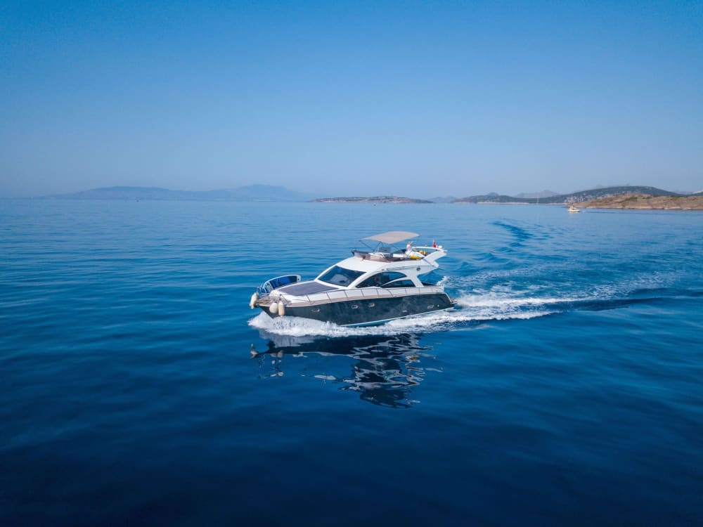 Découvrez Gümbet: une journée ensoleillée sur un bateau à moteur 2