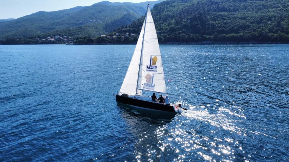 Profitez d'une journée en mer à Mošćenička Draga sur un voilier 2