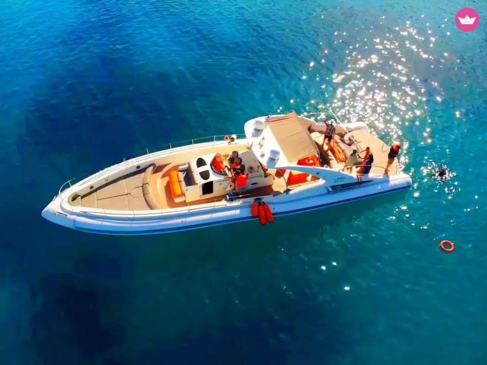 Escapade à Rhodes – Croisière privée de 7 heures avec plongée en apnée, musique et plus encore