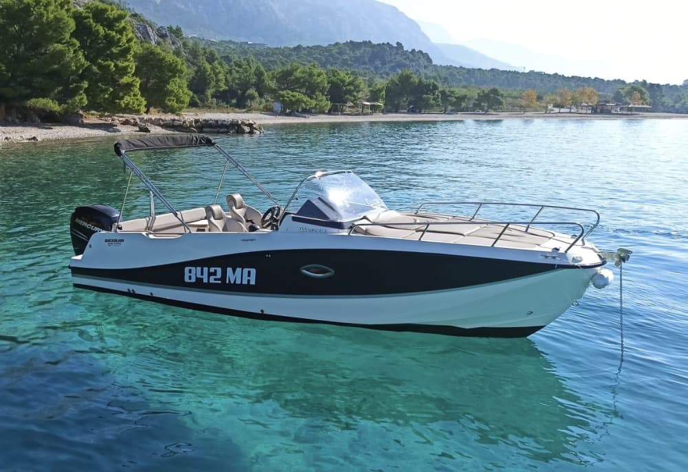 Votre bateau à moteur privé pour une journée autour de Makarska 2