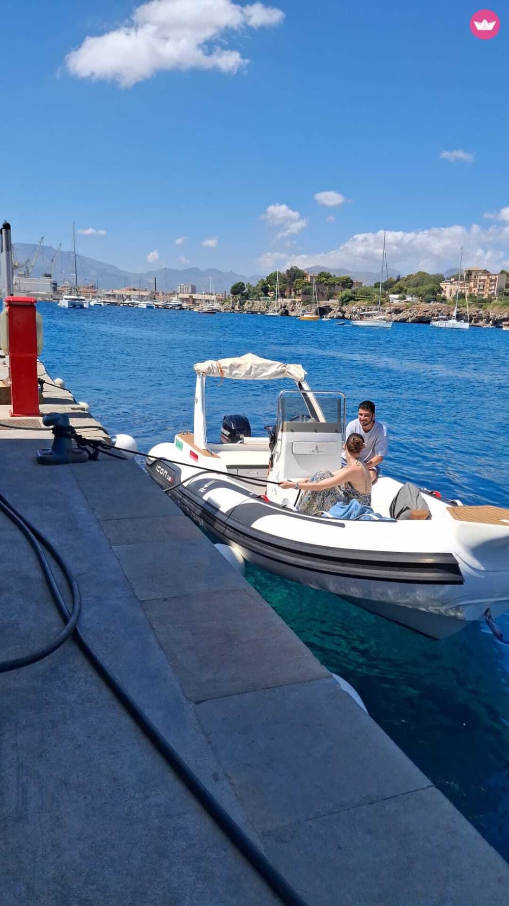 Vivez une journée inoubliable à bord de notre ICON 19 S, équipé de tout le nécessaire pour une journée de navigation parfaite! 2