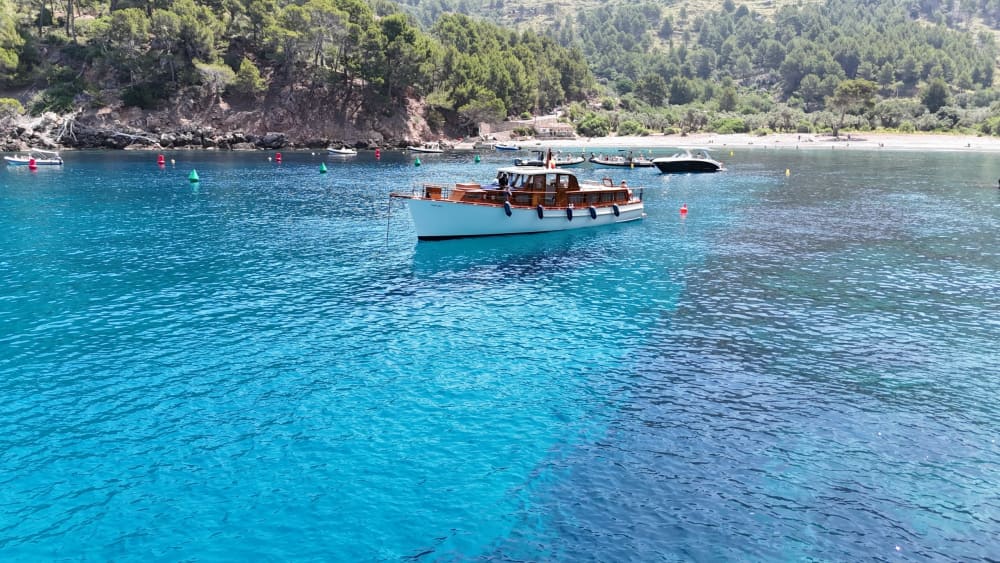 3h30 à Port de Sóller : Louez un bateau à moteur et profitez-en