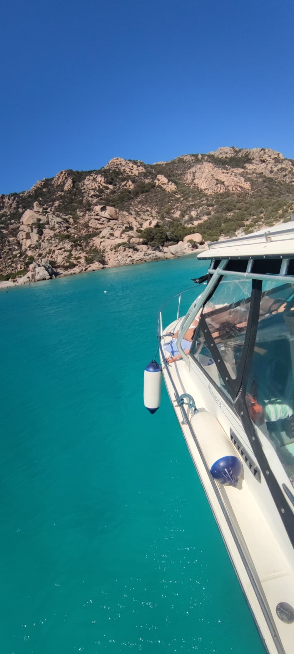 Excursion exclusive et personnalisée dans l'archipel de La Maddalena à bord d'un élégant bateau à moteur classique. (Occasionnel) 6