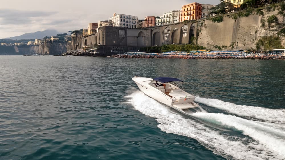 Excursion privée en hors-bord sur la côte amalfitaine et à Capri 4