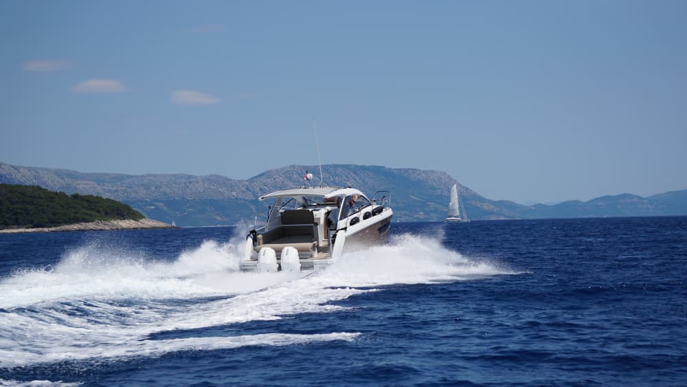 Découvrez les magnifiques rivages de Korčula – Une journée mémorable à bord d'un bateau à moteur rapide et confortable 2