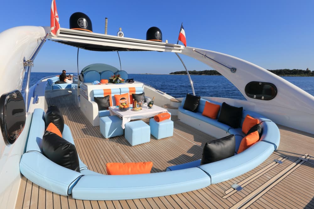 Location de yacht à moteur à la demi-journée à Saint-Barthélemy