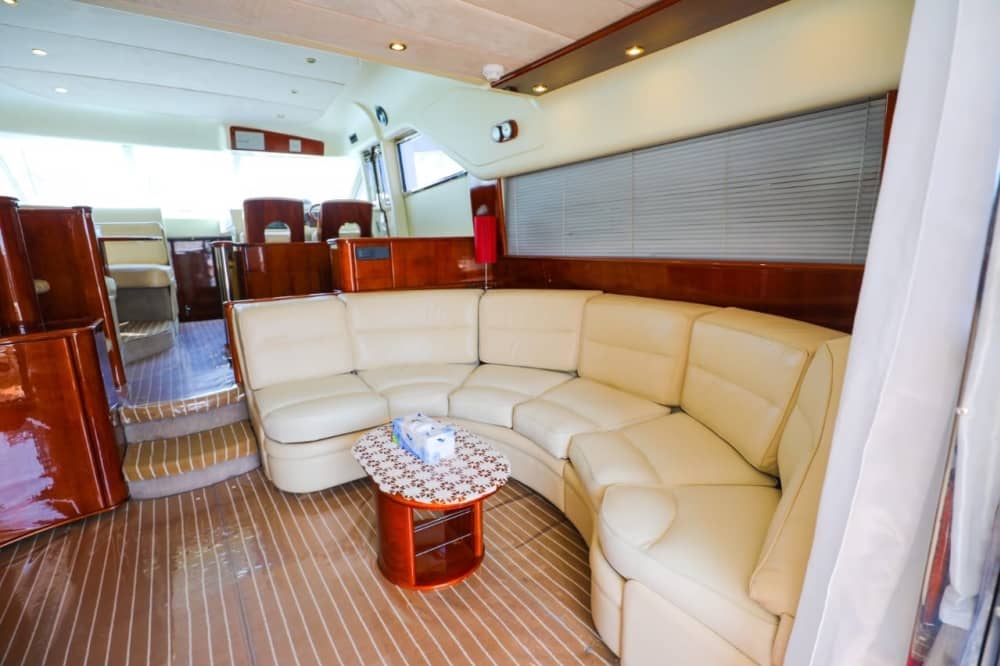 Excursion exclusive en yacht de 2 heures pour explorer l'horizon emblématique de Dubaï 4
