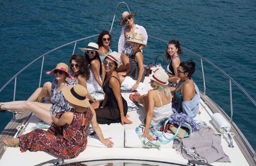 Plaisir ultime sur le Bosphore : croisière d'une journée en yacht avec baignade