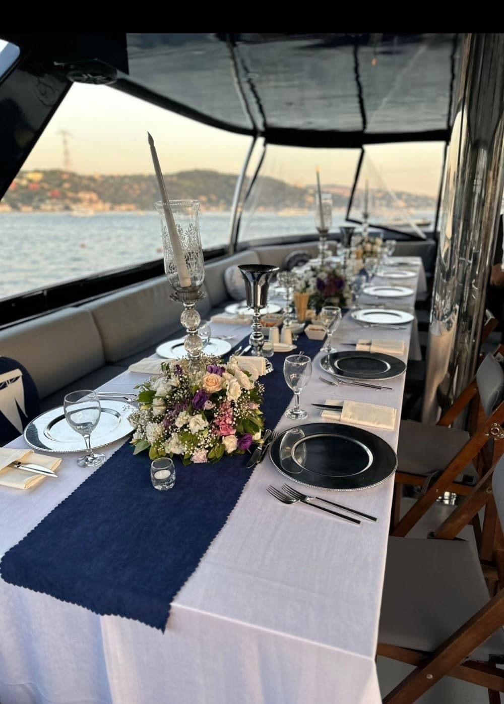 Croisière d'une demi-journée en yacht sur le Bosphore – Découverte des incontournables d'Istanbul 3