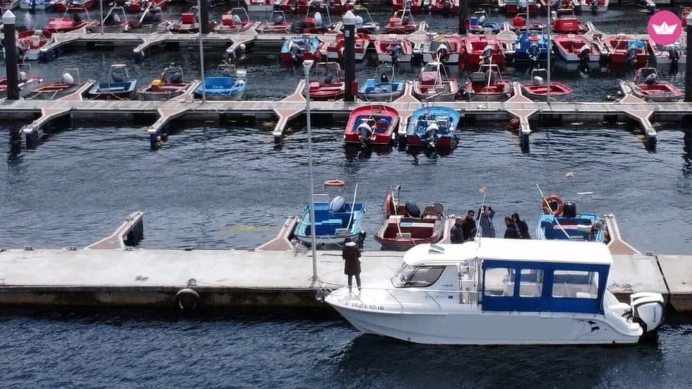 Profitez du soleil lors d'une excursion en bateau de 8 heures à Vilagarcía de Arousa