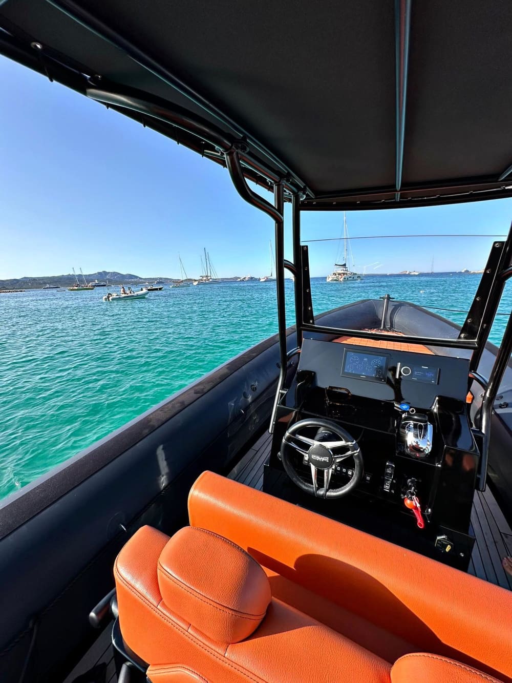 Votre journée à Porto Rotondo : louez un bateau à moteur pour une journée complète de découverte. 6