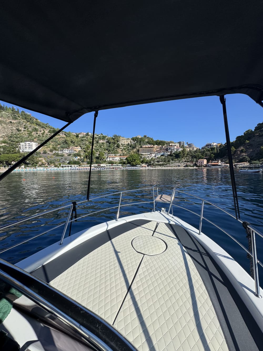 Expérience Premium à Taormina: Isola Bella, plongée avec tuba et apéritif à bord 3