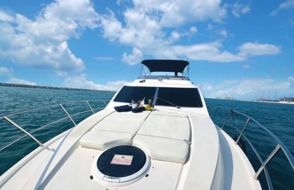 Croisière de 6 heures sur un yacht de luxe à Dubaï 4
