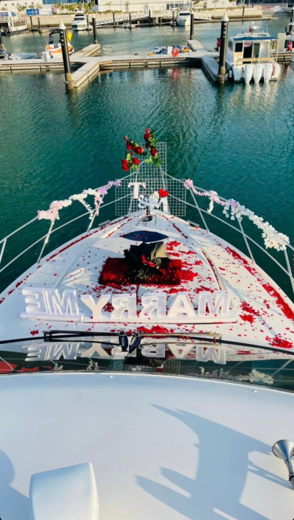 Croisière romantique en yacht de 2 heures à Dubaï 3