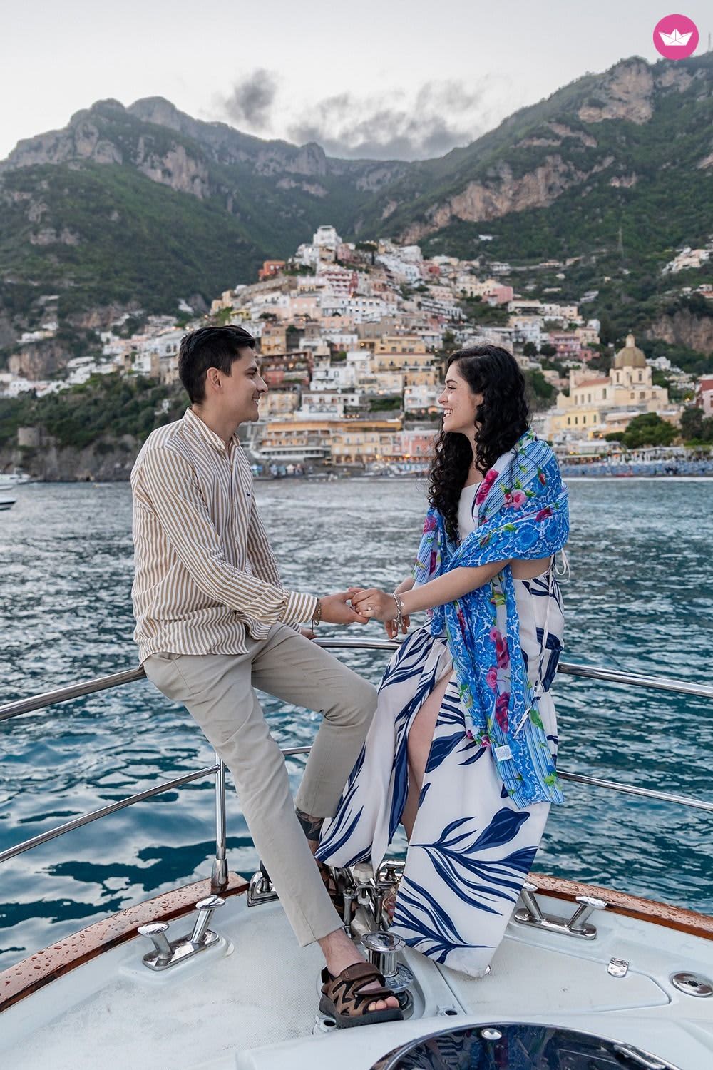 Demande en mariage au coucher du soleil sur la côte amalfitaine 6