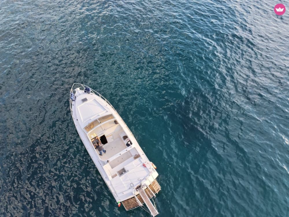 Découvrez Ischia par la mer – Excursion en yacht avec déjeuner à bord du Sun Sea 6