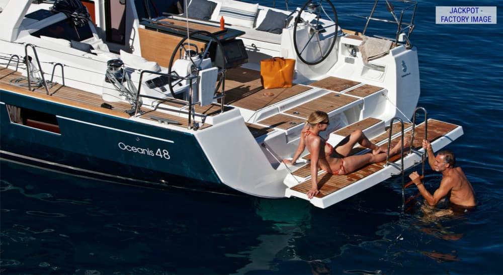 Excursion privée au coucher du soleil sur l'île de Dia à bord d'un luxueux voilier 6
