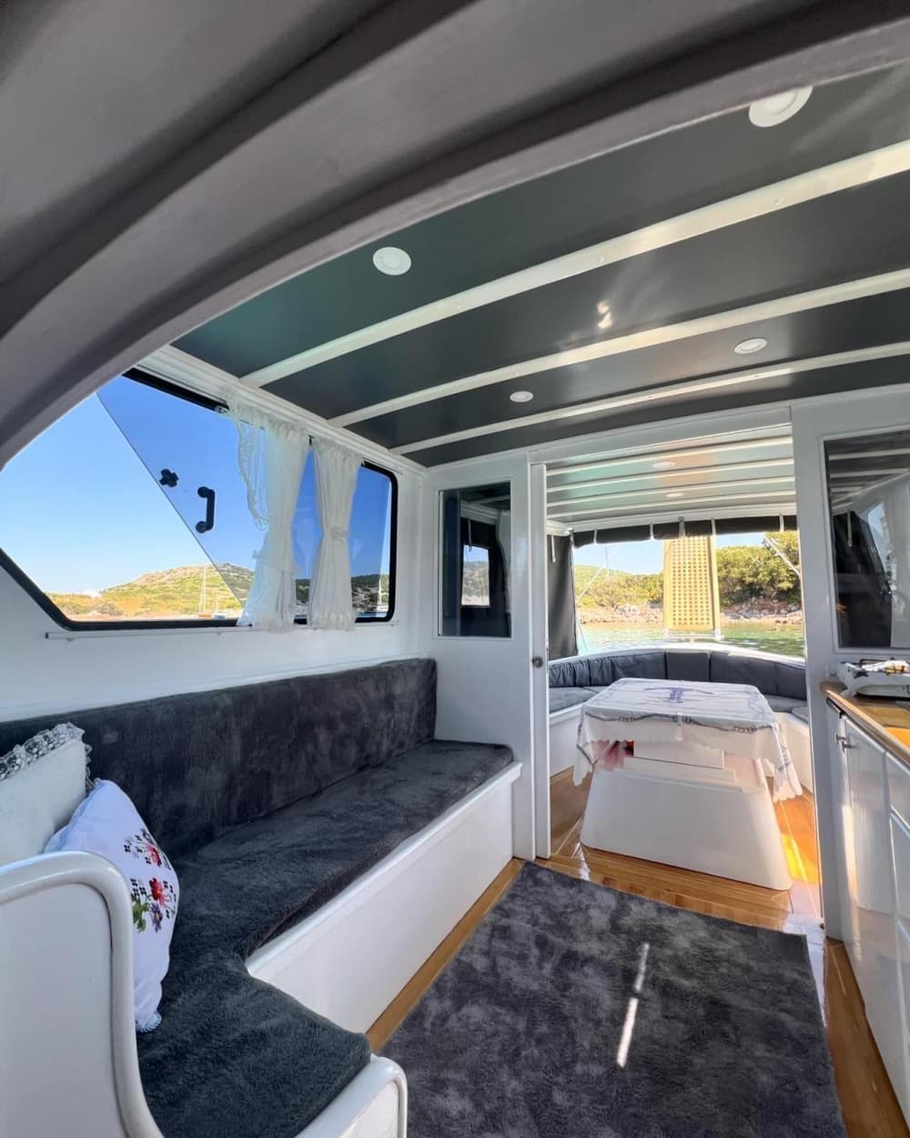 Découvrez Bodrum lors d'une excursion d'une journée en bateau à moteur. 3
