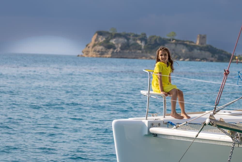 Passez 8 heures à naviguer autour de Majorque en catamaran.