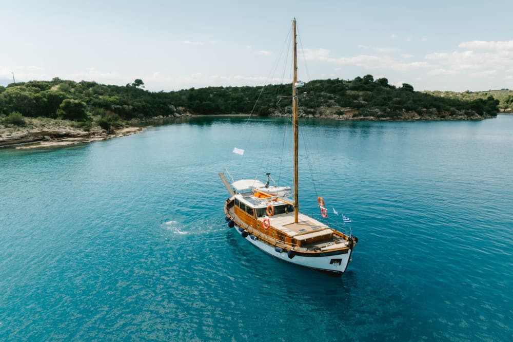Découverte de Porto Cheli (demi-journée): Votre courte escapade à bord d'un bateau traditionnel pouvant accueillir jusqu'à 8 personnes. 2