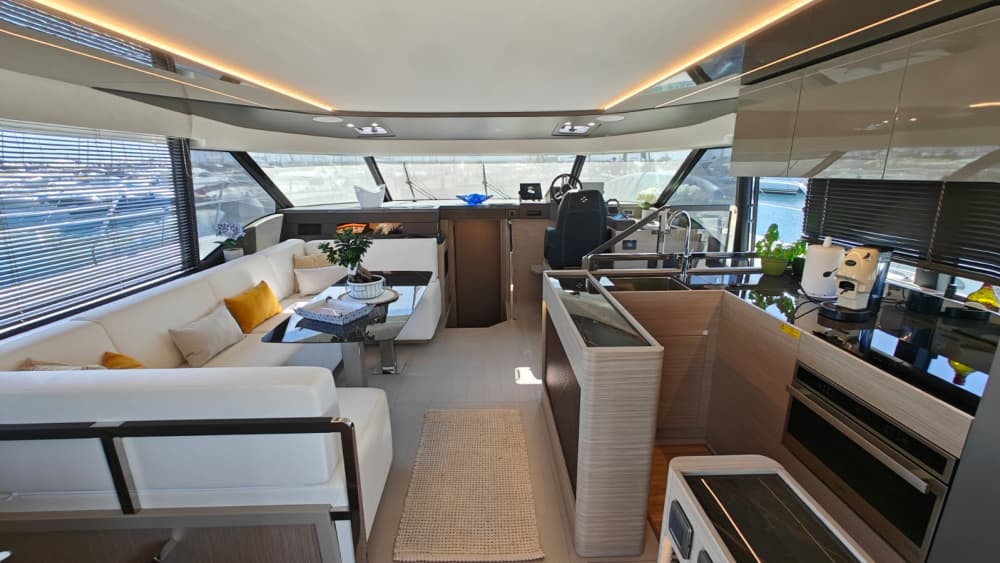 Demande en mariage de rêve sur un yacht de luxe (Prestige M48) 5