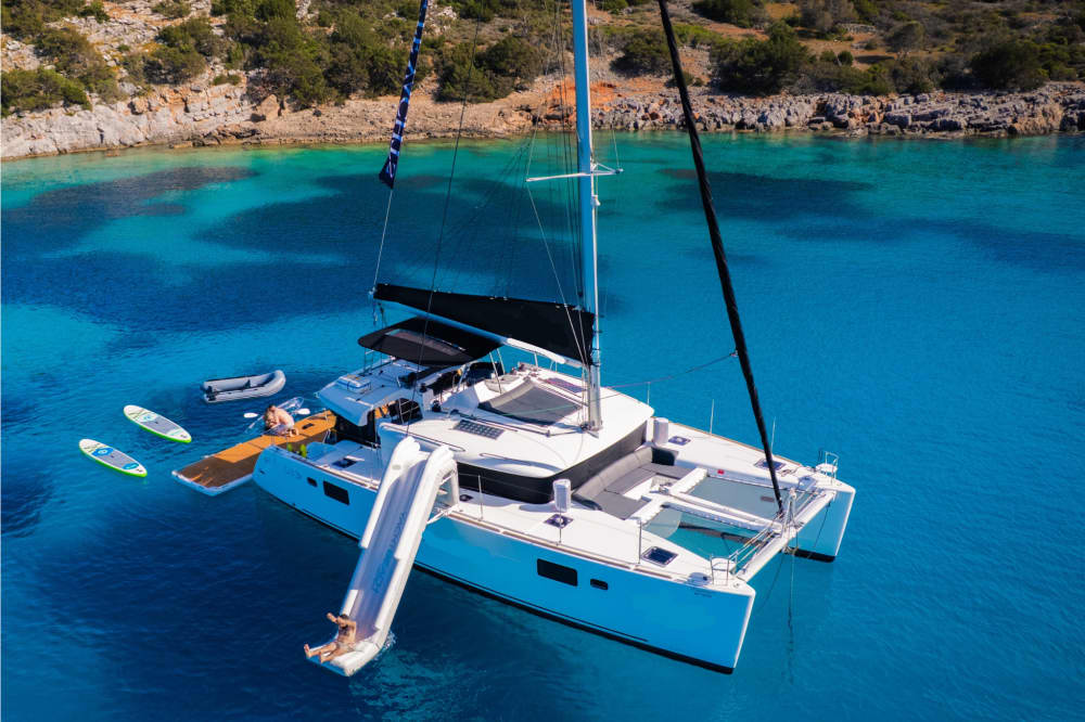 Croisière d'une journée en catamaran dans la baie de Spinalonga et Kolokitha – Luxe, histoire et baies secrètes