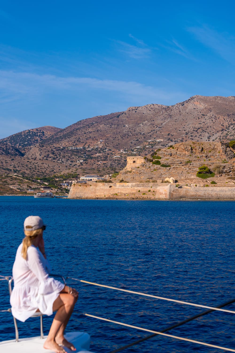 Croisière privée d'une journée en catamaran à Spinalonga et dans la baie de Kolokitha – Baignade, exploration et détente 6