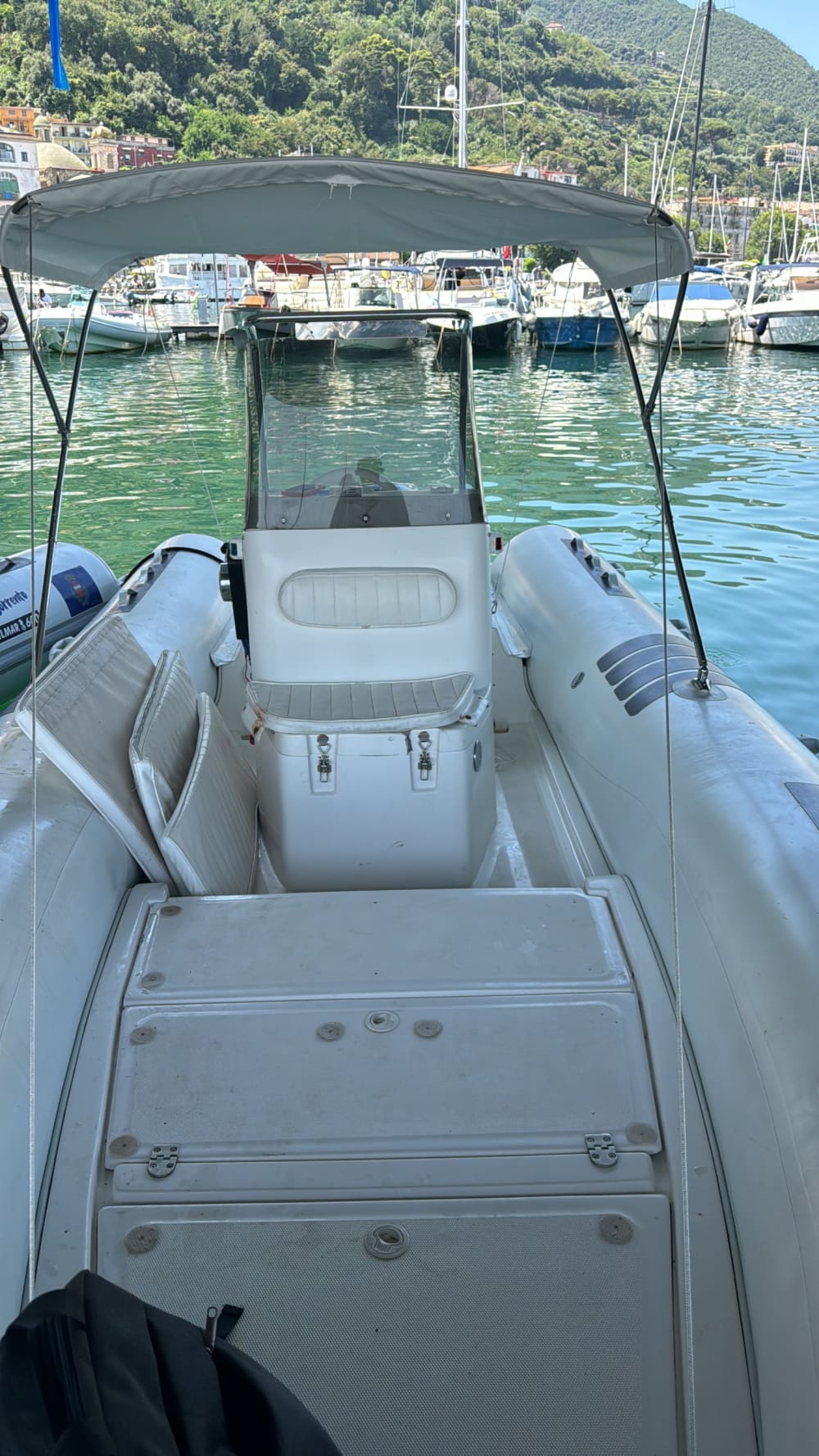 Découvrez Sorrente lors d'une excursion d'une journée en bateau à moteur. 2