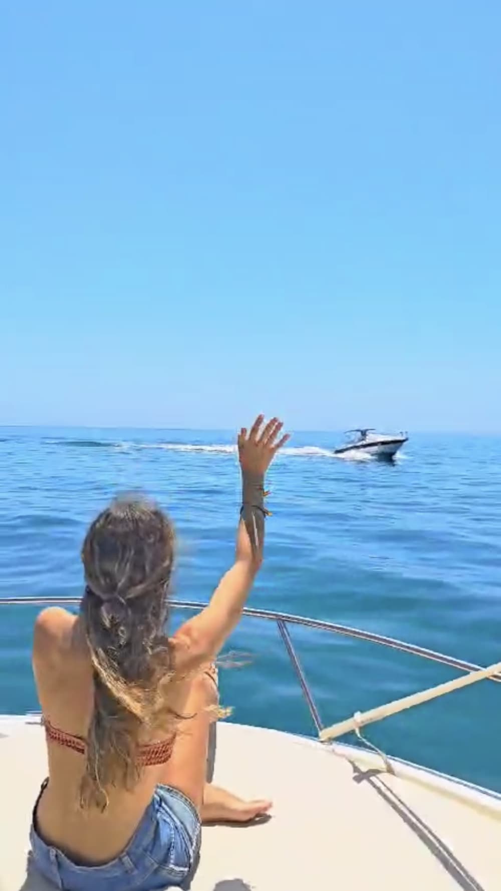 Adrénaline en mer: profitez du flotteur tracté et du paddle surf pour une expérience pleine de sensations fortes. 2