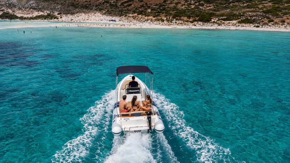 Balos et Gramvousa: excursion privée en bateau de 4 heures depuis le port de Kissamos - Bateau VIP.