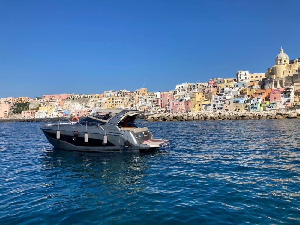 Tour en yacht de luxe entre Procida et Ischia 2