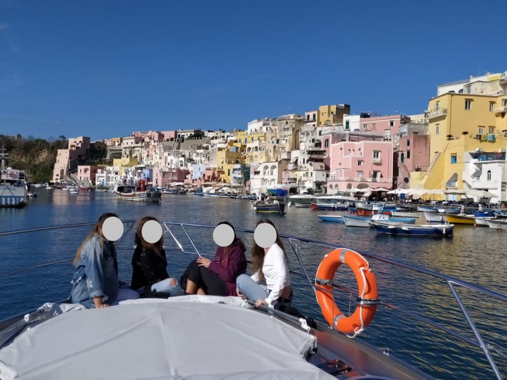 Tour en yacht de luxe entre Procida et Ischia 3