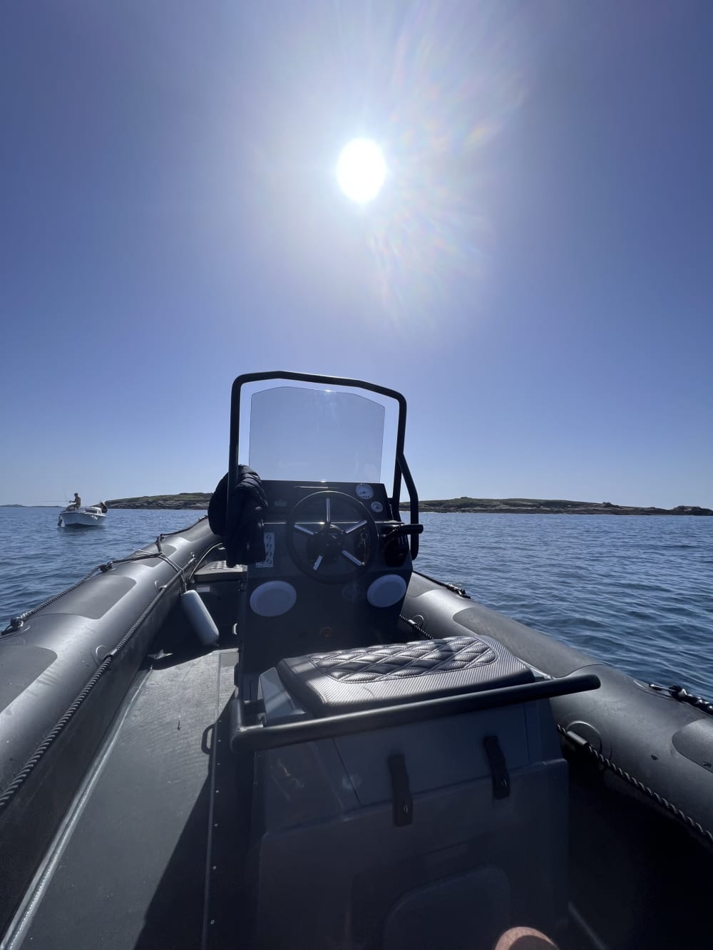 Découvrez La Forêt-Fouesnant: une journée ensoleillée en bateau à moteur 4