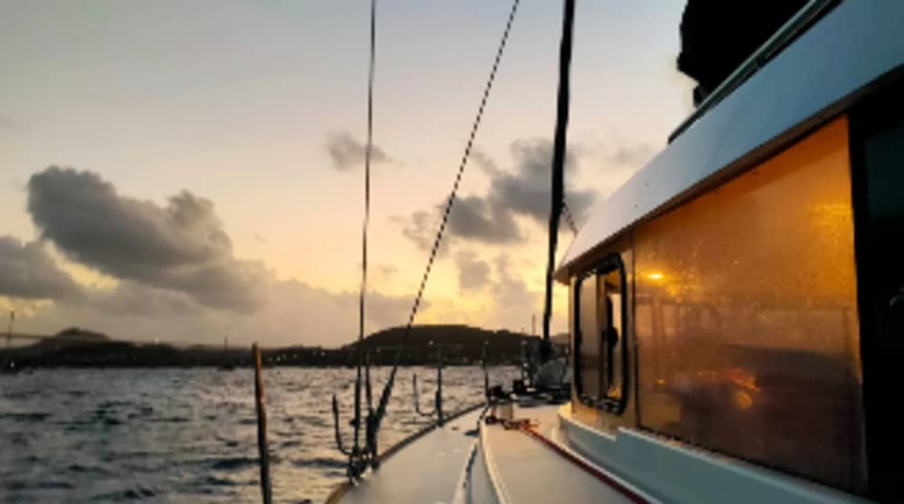 Croisière au coucher du soleil depuis La Maddalena ou Palau : apéritif et magie insulaire