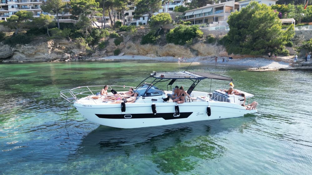 3h30 pour découvrir Palma de Majorque en bateau à moteur 3