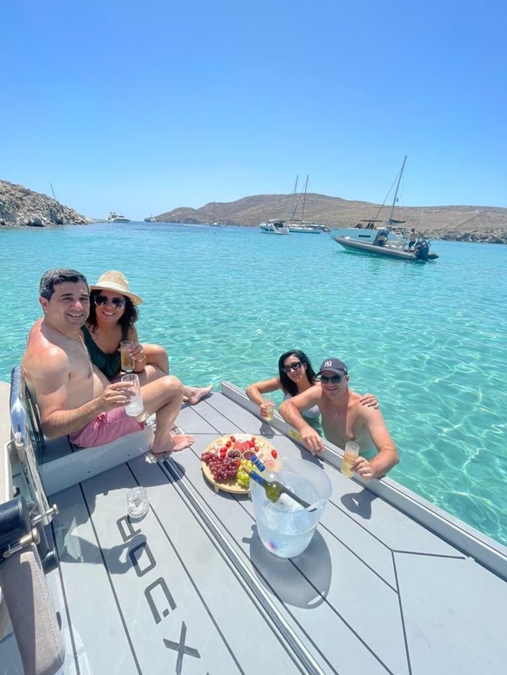 Découvrez les plages du sud de Mykonos – Excursion privée en bateau de 5 heures