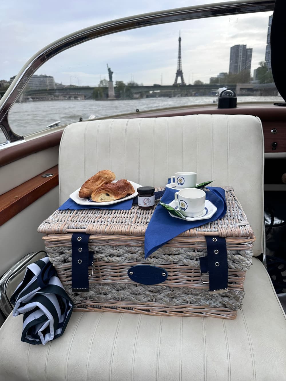 L’Envoûtante Croisière jusqu’à Notre-Dame – Départ de Saint-Cloud