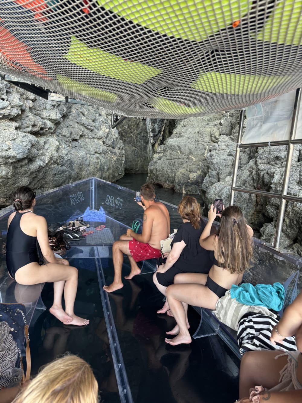 Plongée en apnée à Chianalea et Marina Grande avec un bateau transparent 2