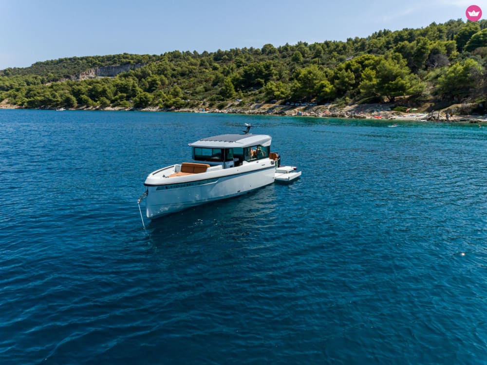 Croisière d'une journée aux îles de Zadar à bord du Saxdor 320 GTC : exploration, baignade et détente 6