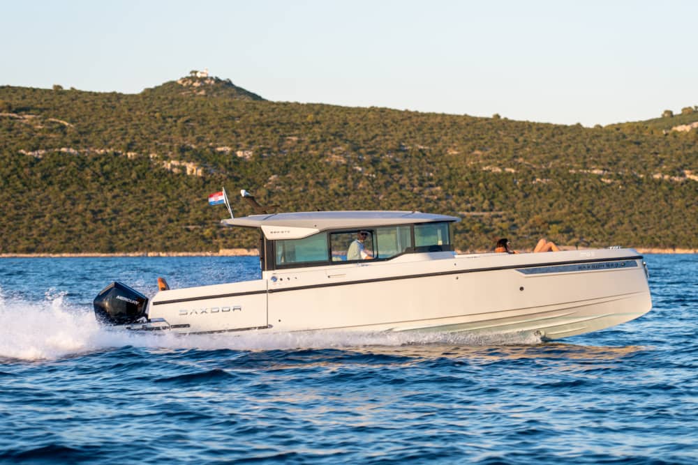 Croisière d'une journée aux îles de Zadar à bord du Saxdor 320 GTC : exploration, baignade et détente