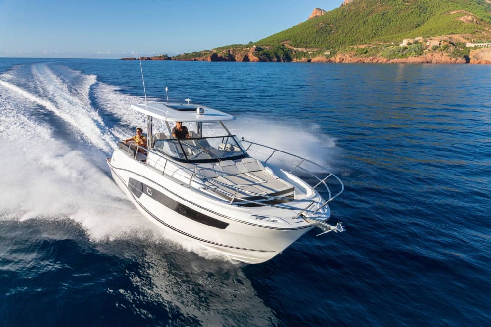 Excursion privée en yacht avec plongée en apnée, repas et boissons inclus. (Carburant inclus)