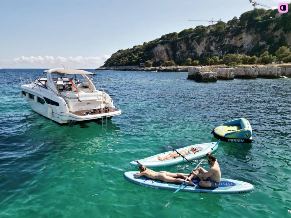 Circuit touristique phare – Croisière d'une demi-journée sur la Riviera à bord du Bavaria S40 6